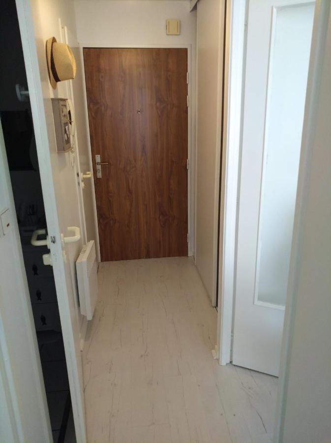Appartement 2 Pieces Avec Une Grande Terrasse, 3 Etoiles, Wifi, Box Pour Vehicule Et Velos لي سابلِ دولونْ المظهر الخارجي الصورة