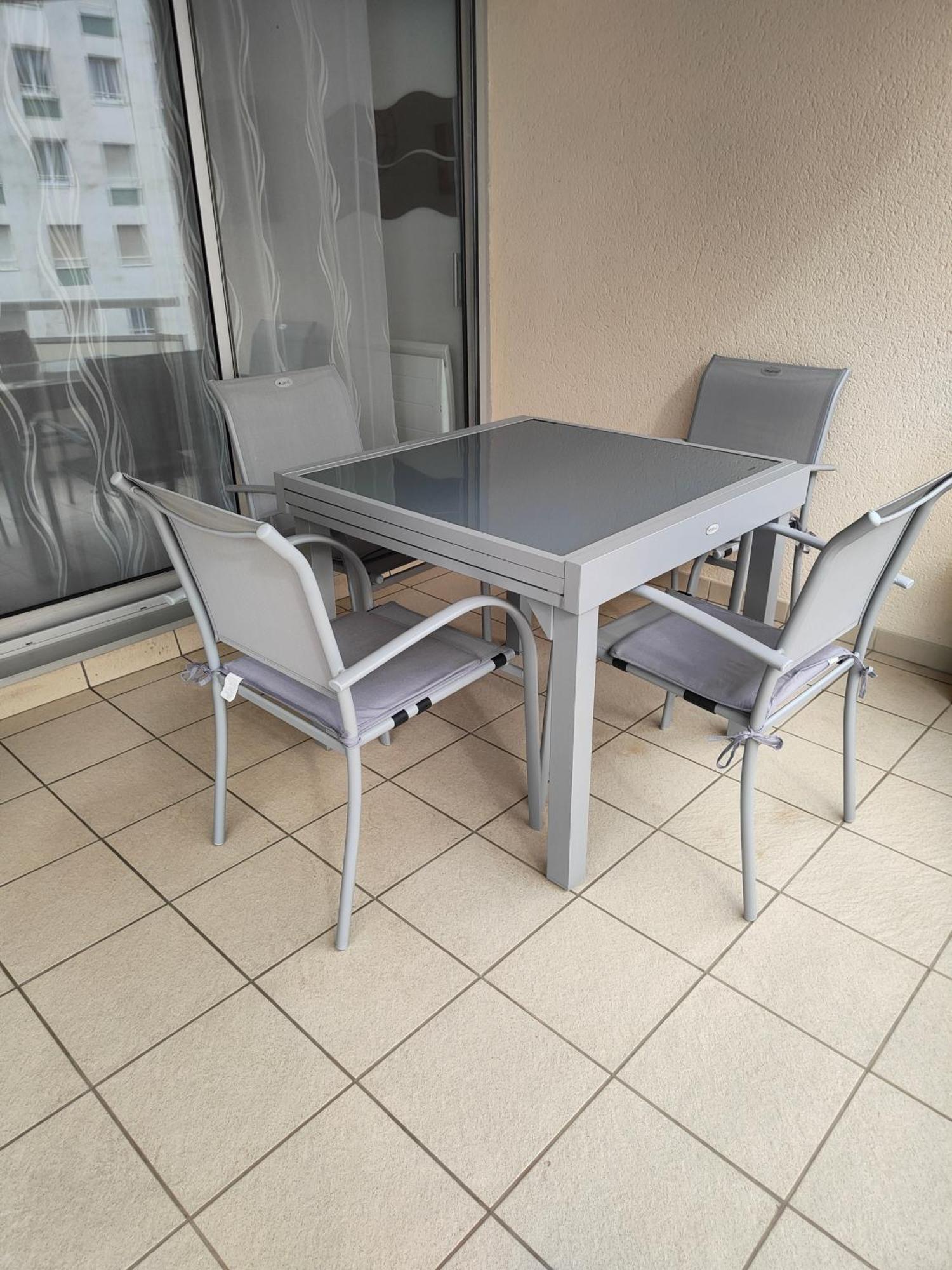 Appartement 2 Pieces Avec Une Grande Terrasse, 3 Etoiles, Wifi, Box Pour Vehicule Et Velos لي سابلِ دولونْ المظهر الخارجي الصورة