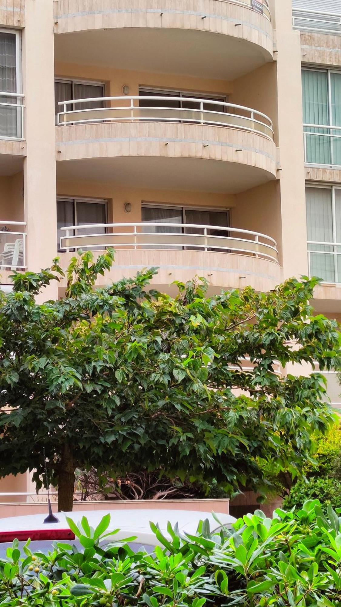 Appartement 2 Pieces Avec Une Grande Terrasse, 3 Etoiles, Wifi, Box Pour Vehicule Et Velos لي سابلِ دولونْ المظهر الخارجي الصورة